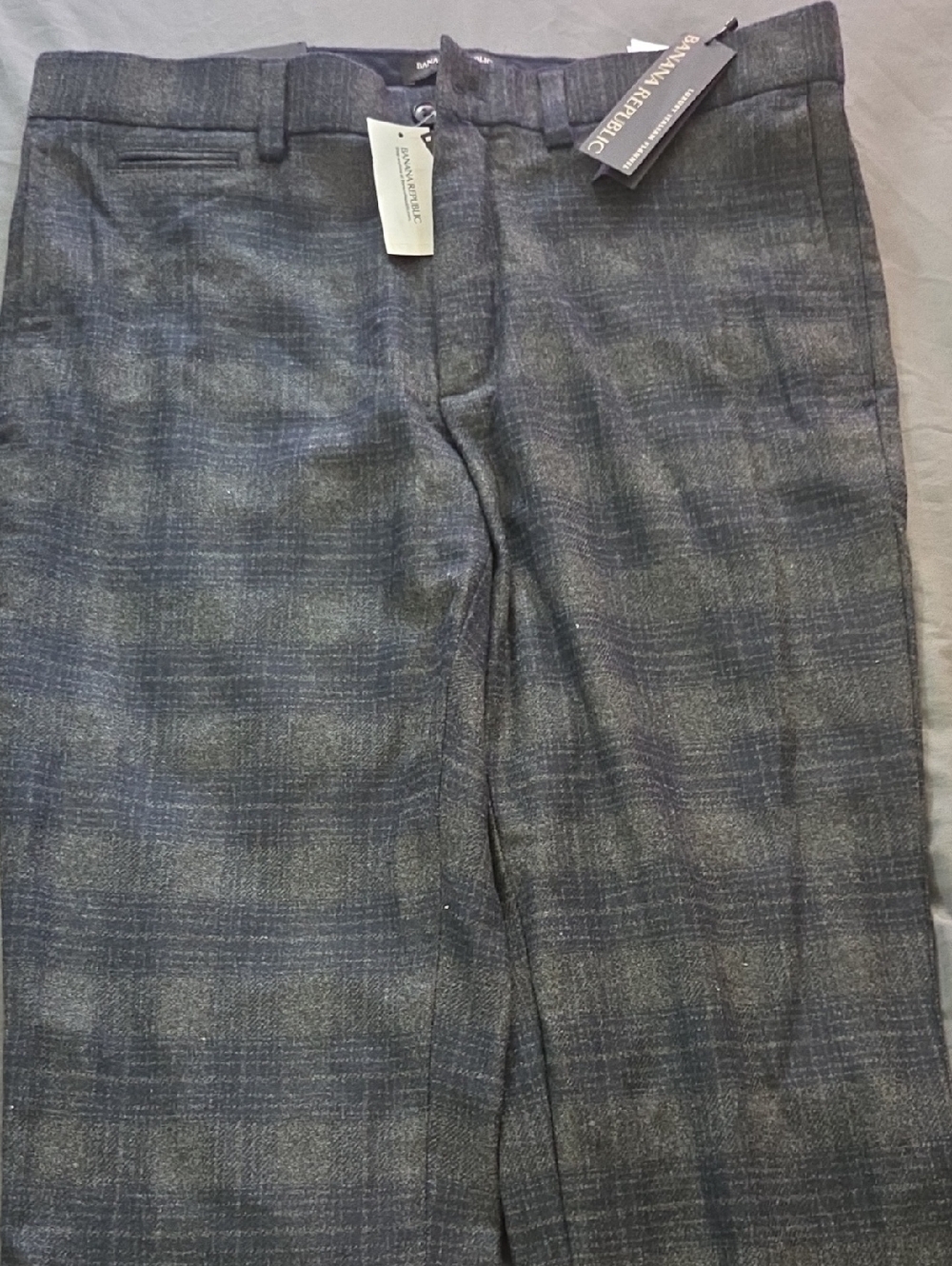 LUXURY ITALIAN FLANNEL Banana Republic Men's Navy and Gray Plaid Dress Pants
